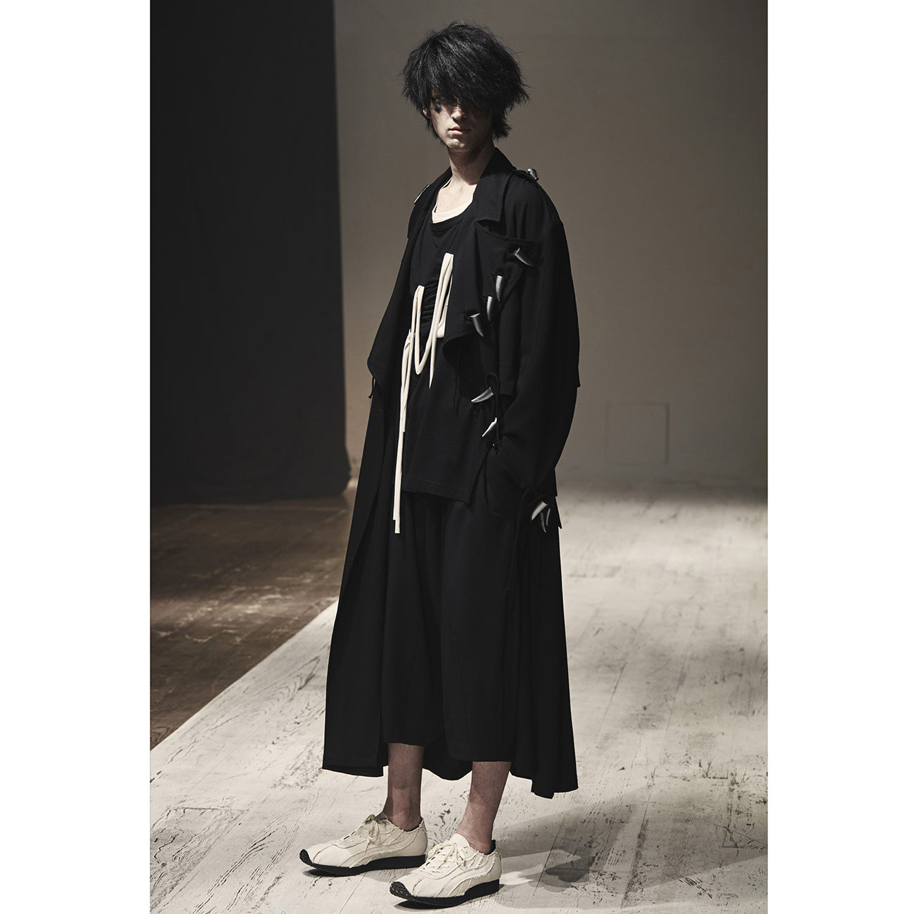 DARTS LONG SHORTS BLACK