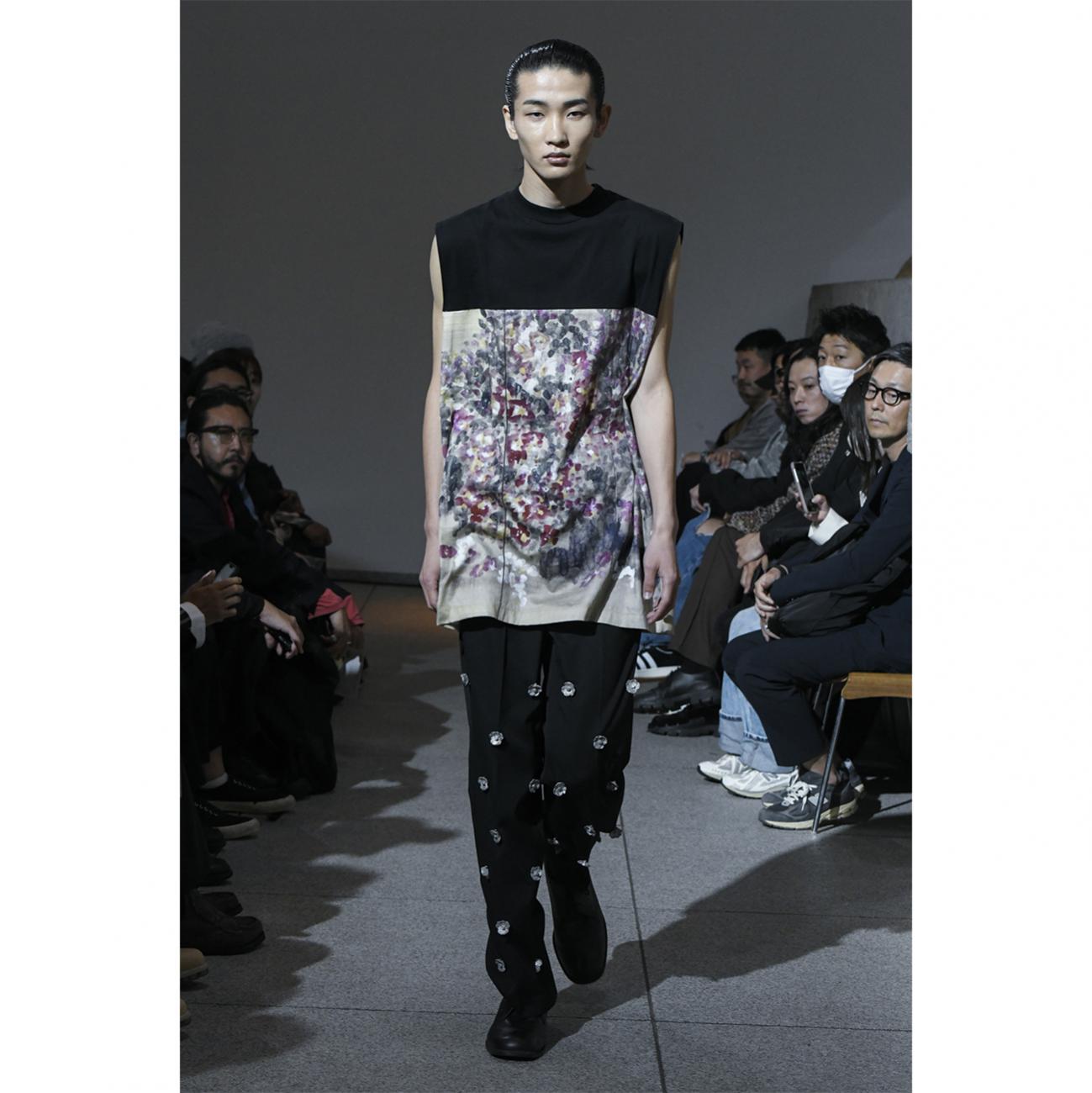 SOFU TESHIGAHARA PRINT NO SLEEVE TEE BLACK