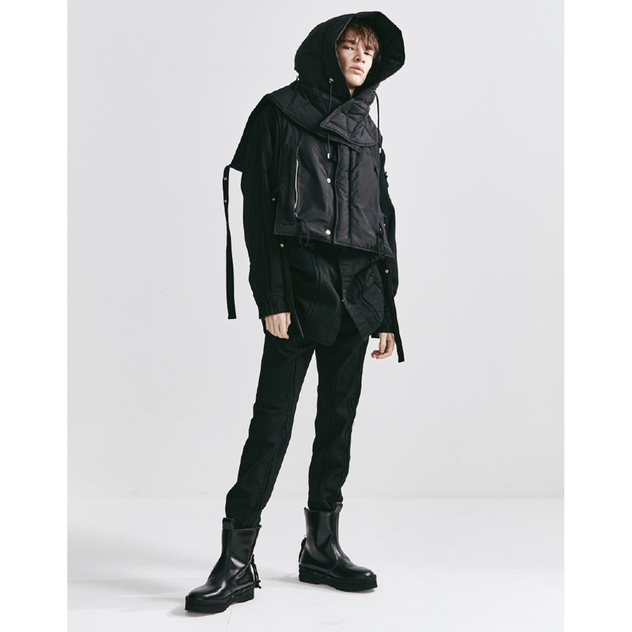 VEST WITH HOOD BLACK