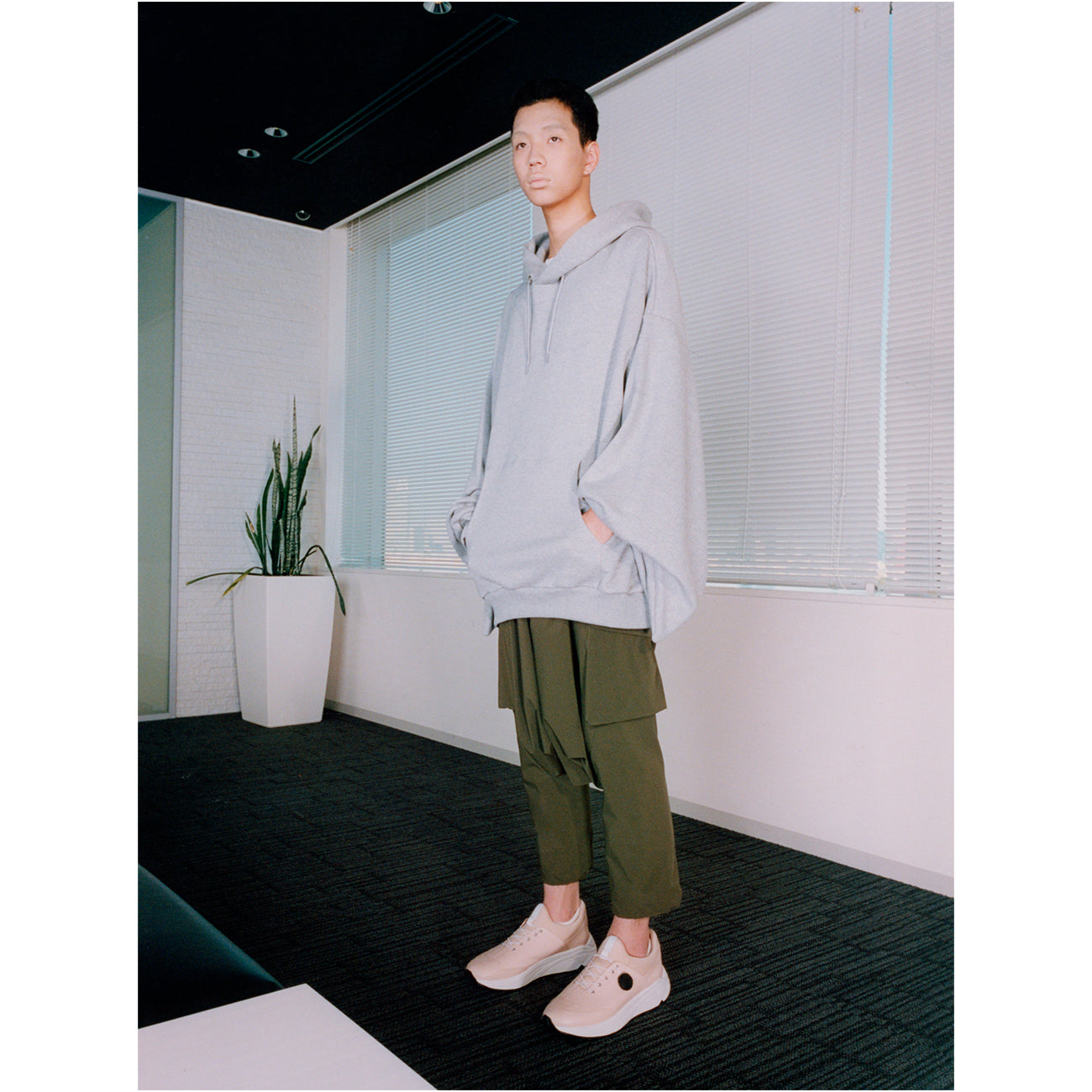 KIMONO SLEEVE HOODIE BLACK