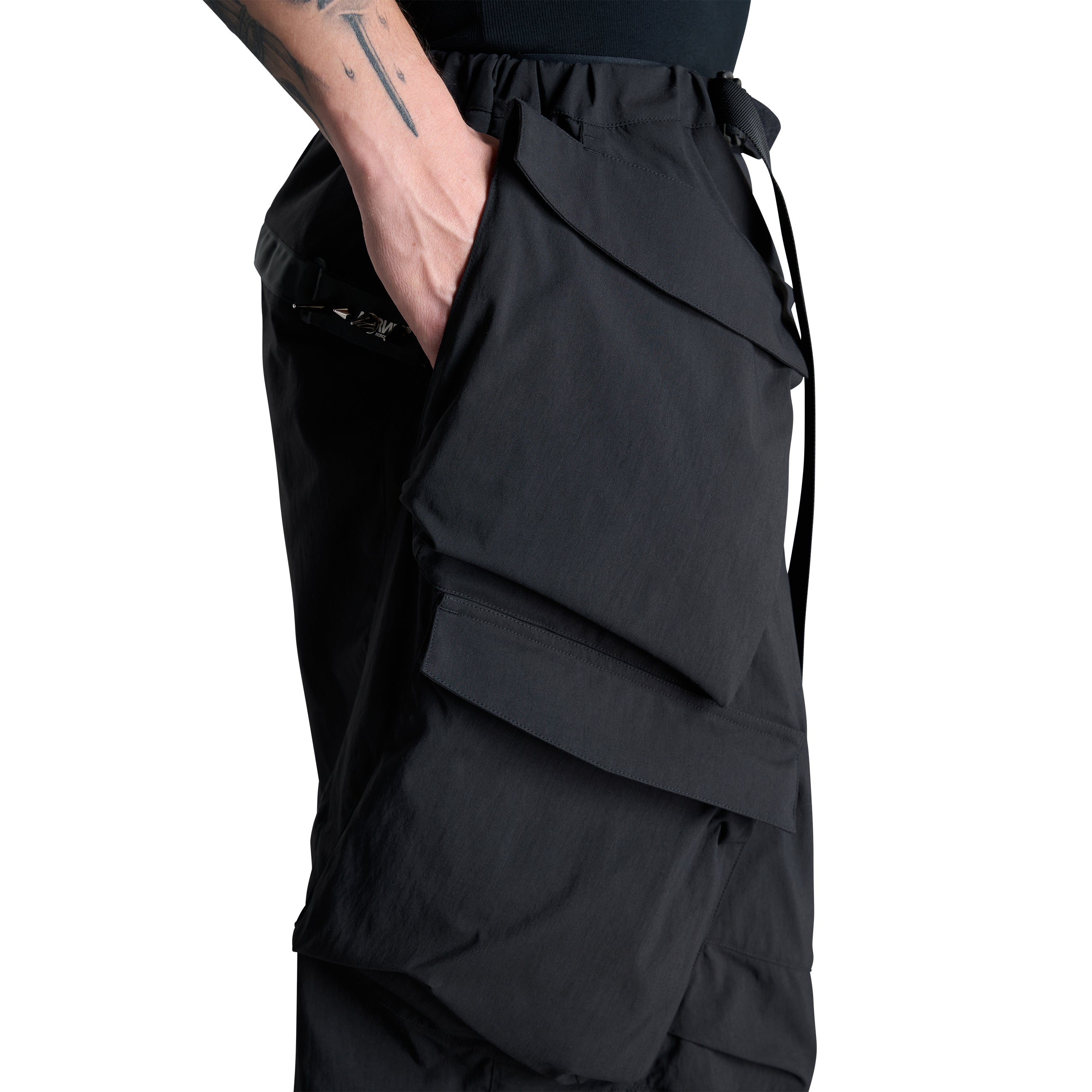 SP56A-M NYLON STRETCH DOUBLE CARGO SHORT PANT BLACK