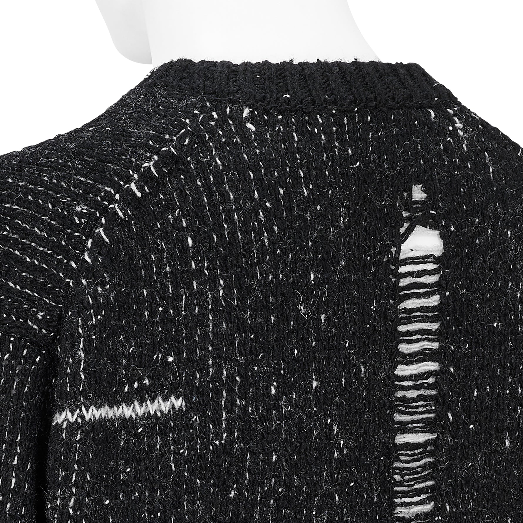DAMAGED CREW NECK KNIT BLACK