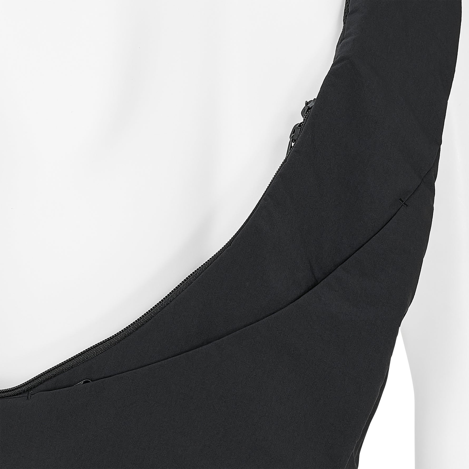 HELICOID SLING BAG BLACK