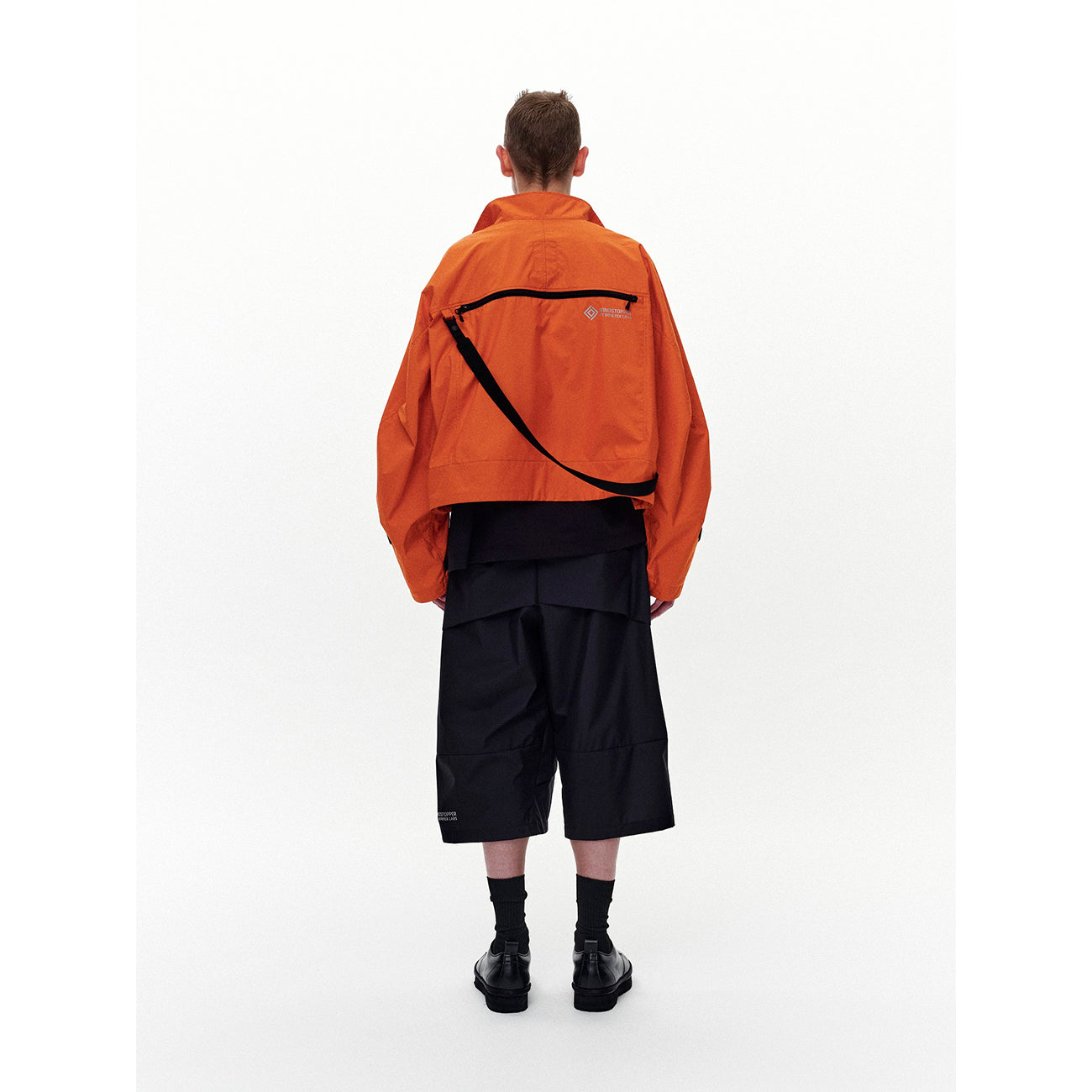 GORE-TEX SHORT JACKET BLACK