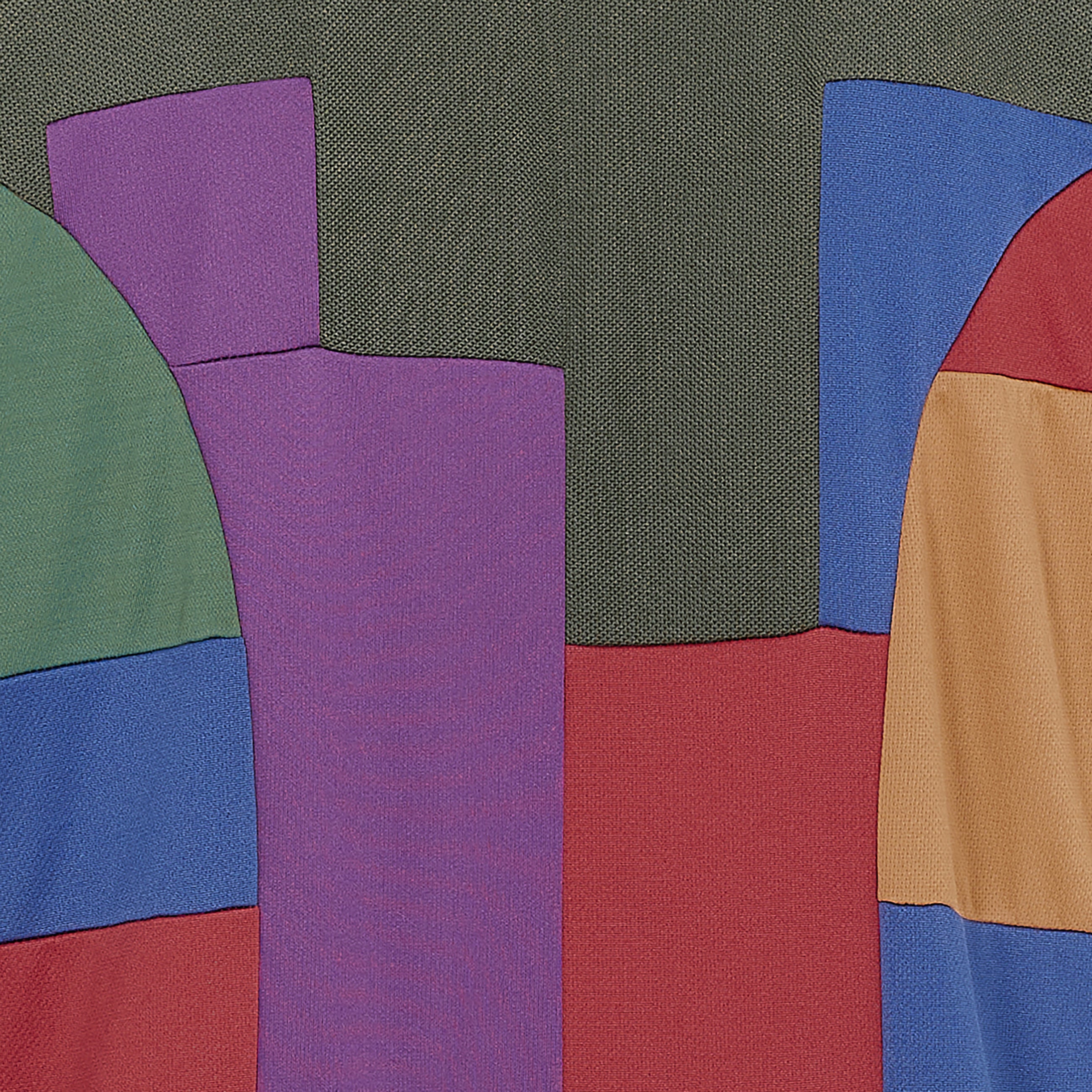 POLYESTER SWALLOWTAIL TEE SAGE GREEN
