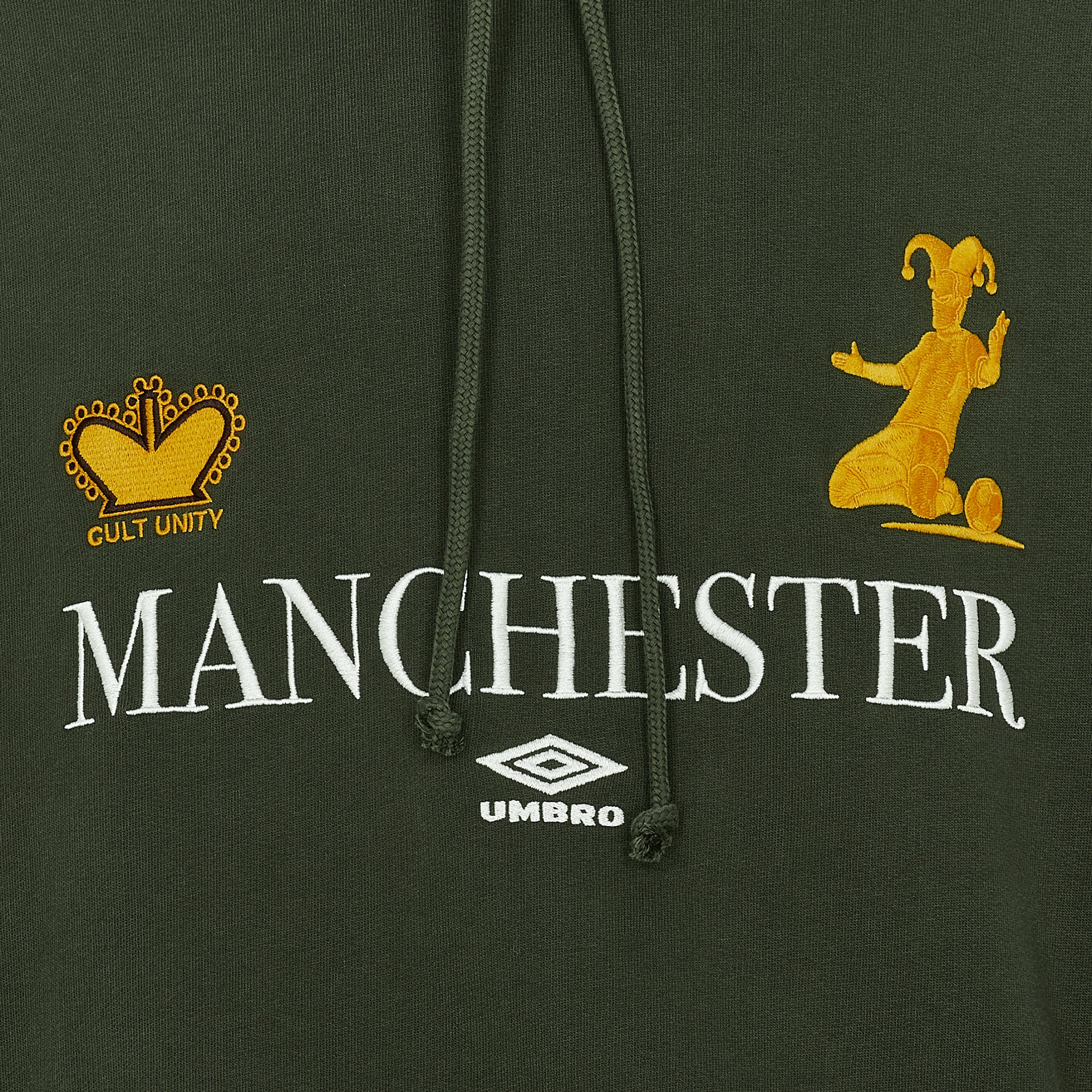 umbro x SLAM JAM アンブロ スラムジャム 25AW 別注 MANCHESTER MASKED HOODIE マンチェスターマスクフーディー UBMW0395FA245 L Dark Olive 裏起毛 スウェットプルオーバーパーカー トップス【中古】【umbro × SLAM JAM】 UMBRO - umbro x SLAM JAM アンブロ スラムジャム 25AW 別注