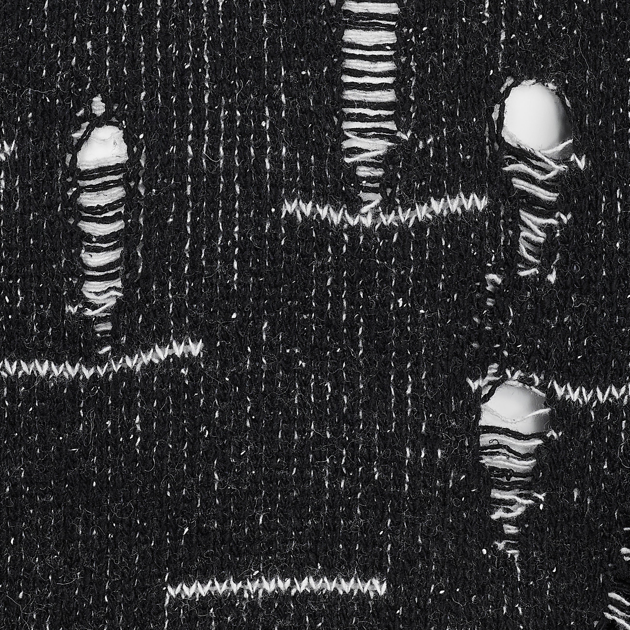 DAMAGED CREW NECK KNIT BLACK