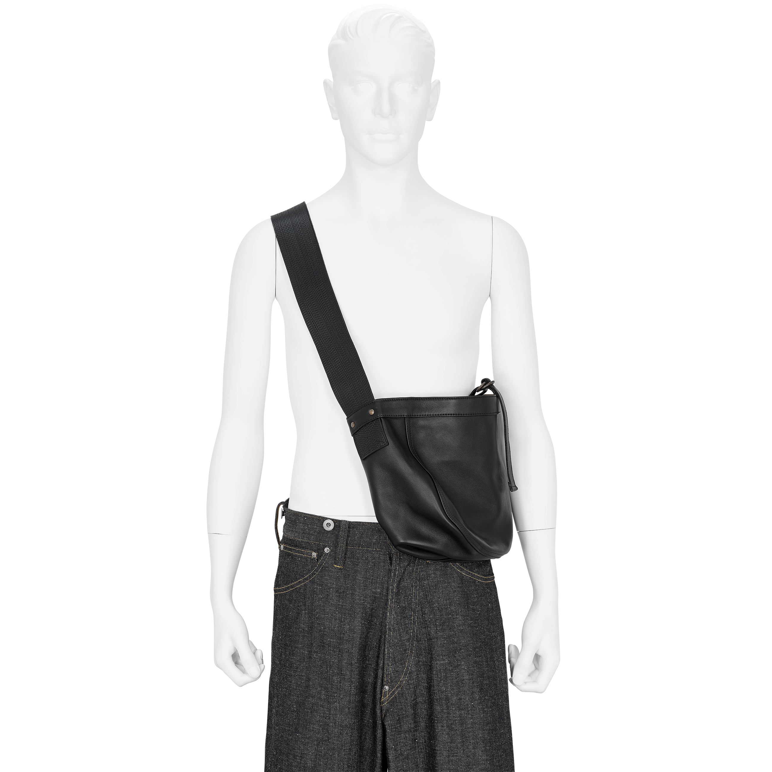 LOT.018 CALF LEATHER NEWSBOY BAG SMALL BLACK