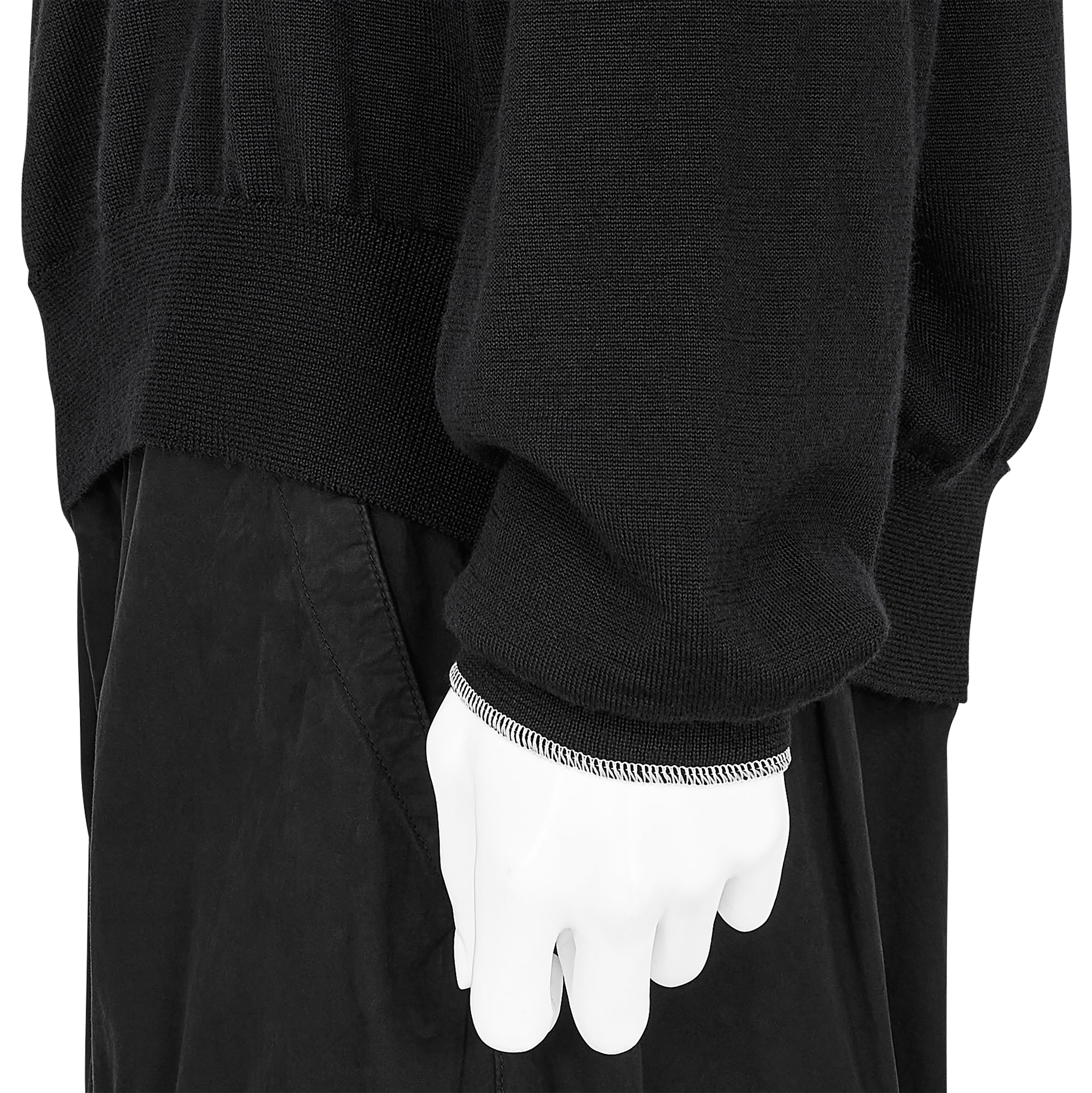 IRON KNIT BLACK