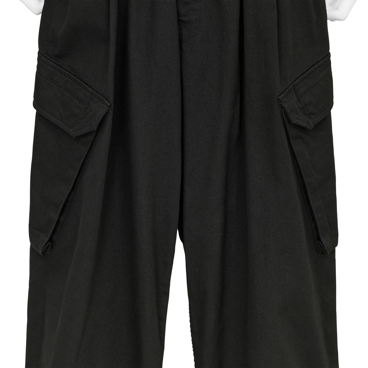 12 TUCK CARGO PANTS BLACK