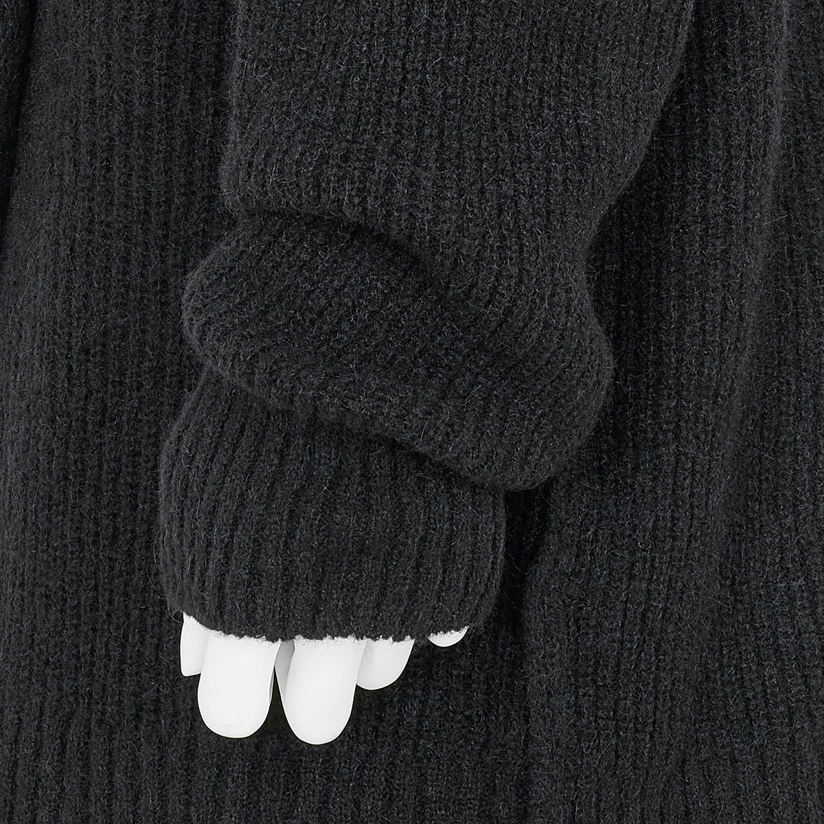 DARTS KNIT BLACK