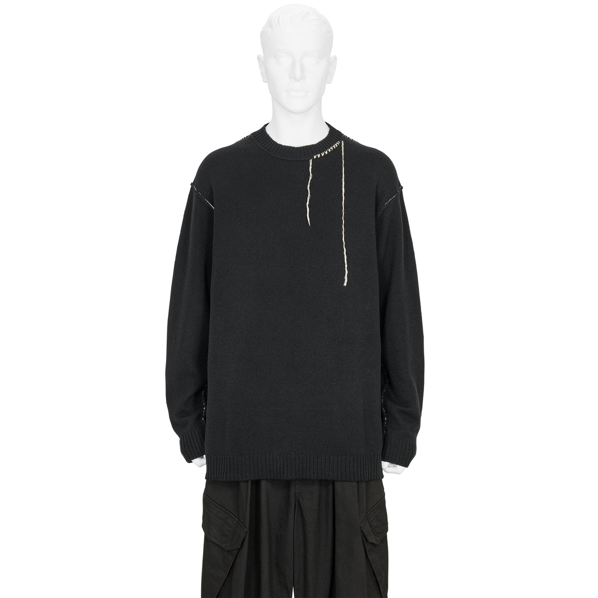EMBROIDERY KNIT BLACK