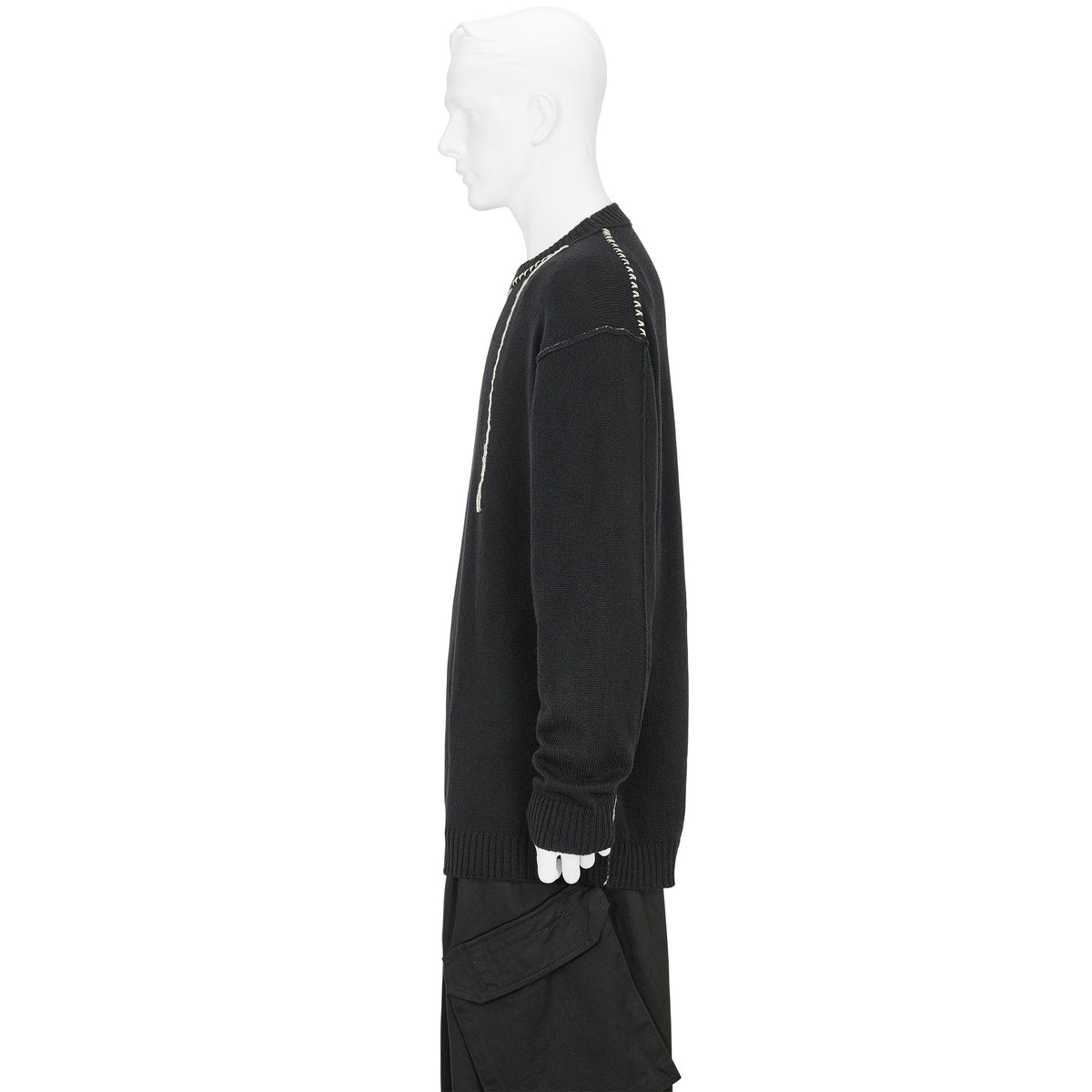 EMBROIDERY KNIT BLACK
