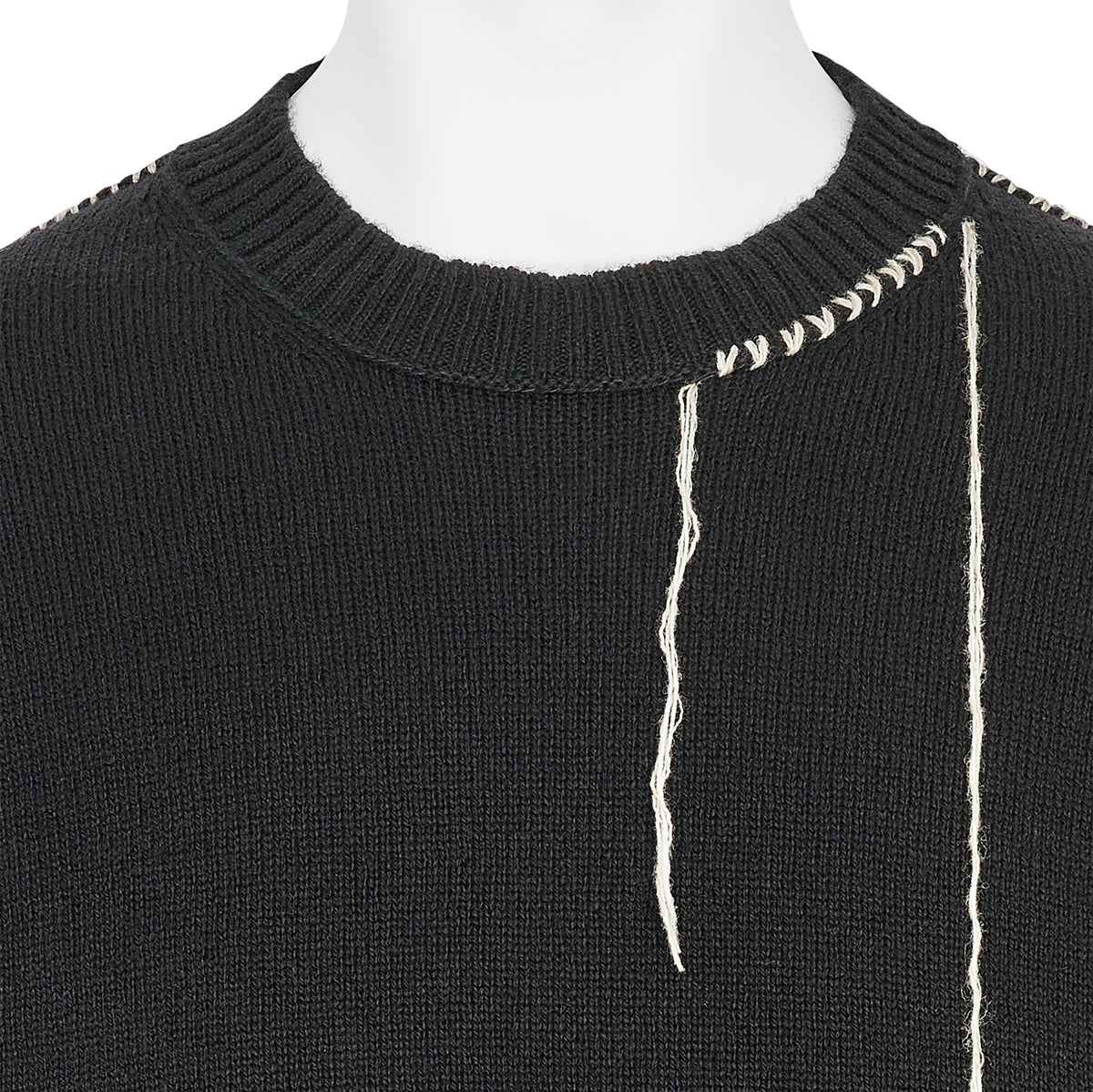 EMBROIDERY KNIT BLACK